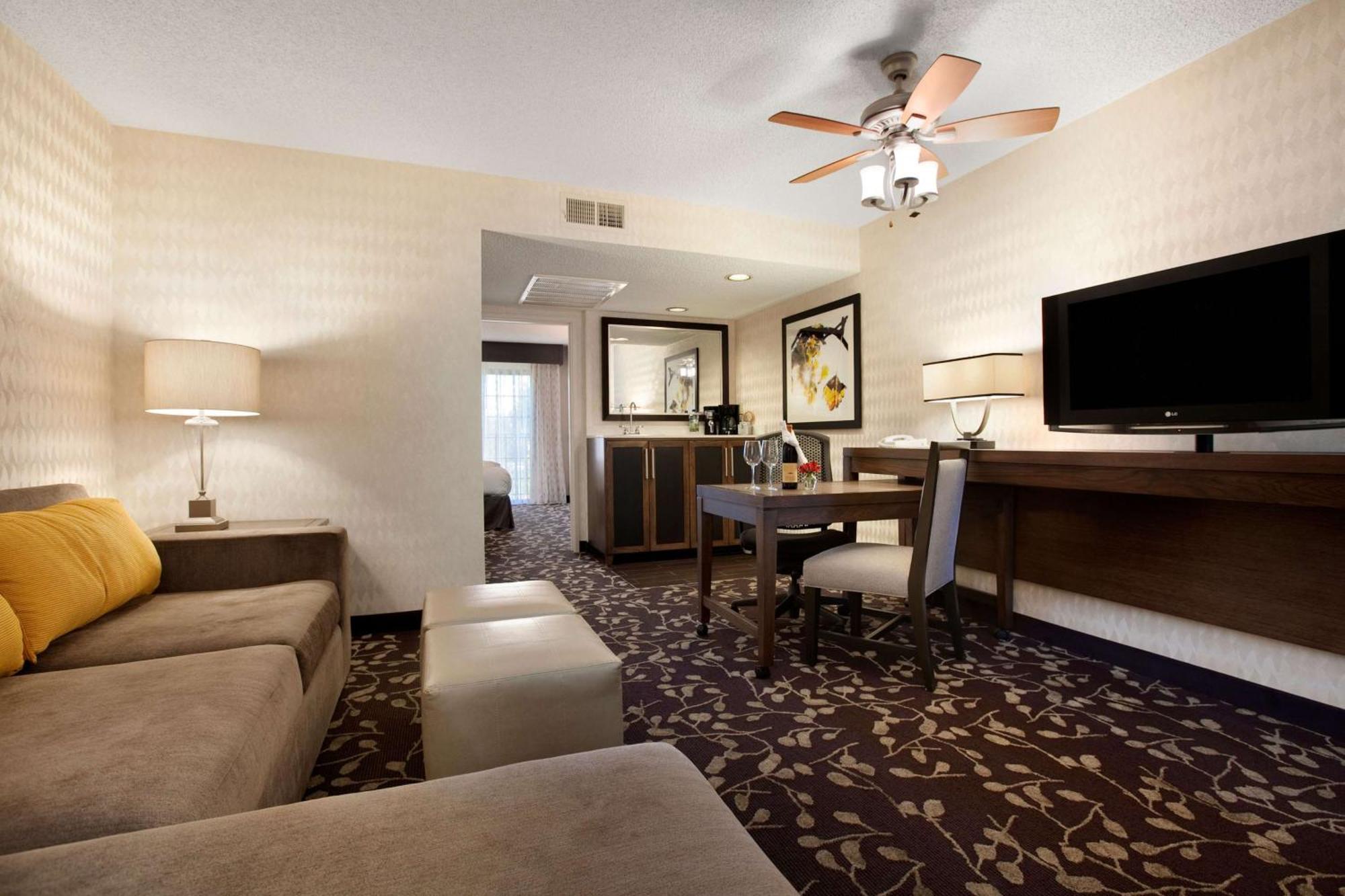 Embassy Suites By Hilton Napa Valley Екстериор снимка