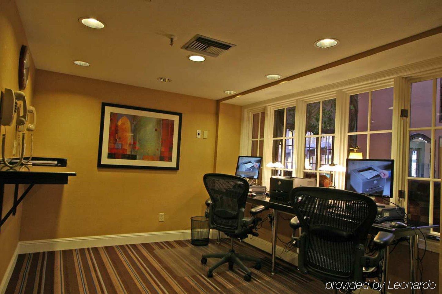 Embassy Suites By Hilton Napa Valley Съоръжения снимка